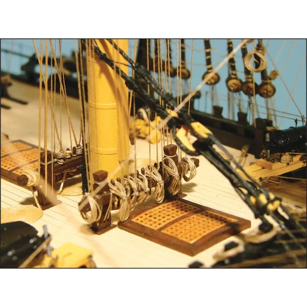 HMS Victory, бумажная модель (НЕКОНДИЦИЯ) HMS Victory, бумажная модель (НЕКОНДИЦИЯ)