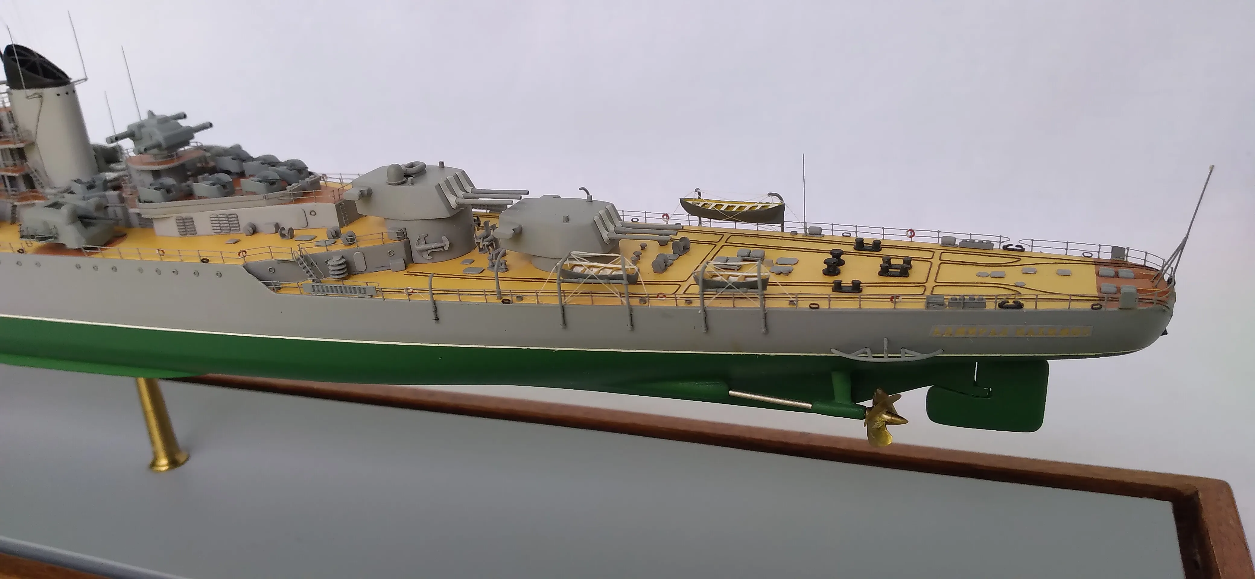 Модель корабля Артиллерийский крейсер "Адмирал Нахимов" - Верфь на Столе