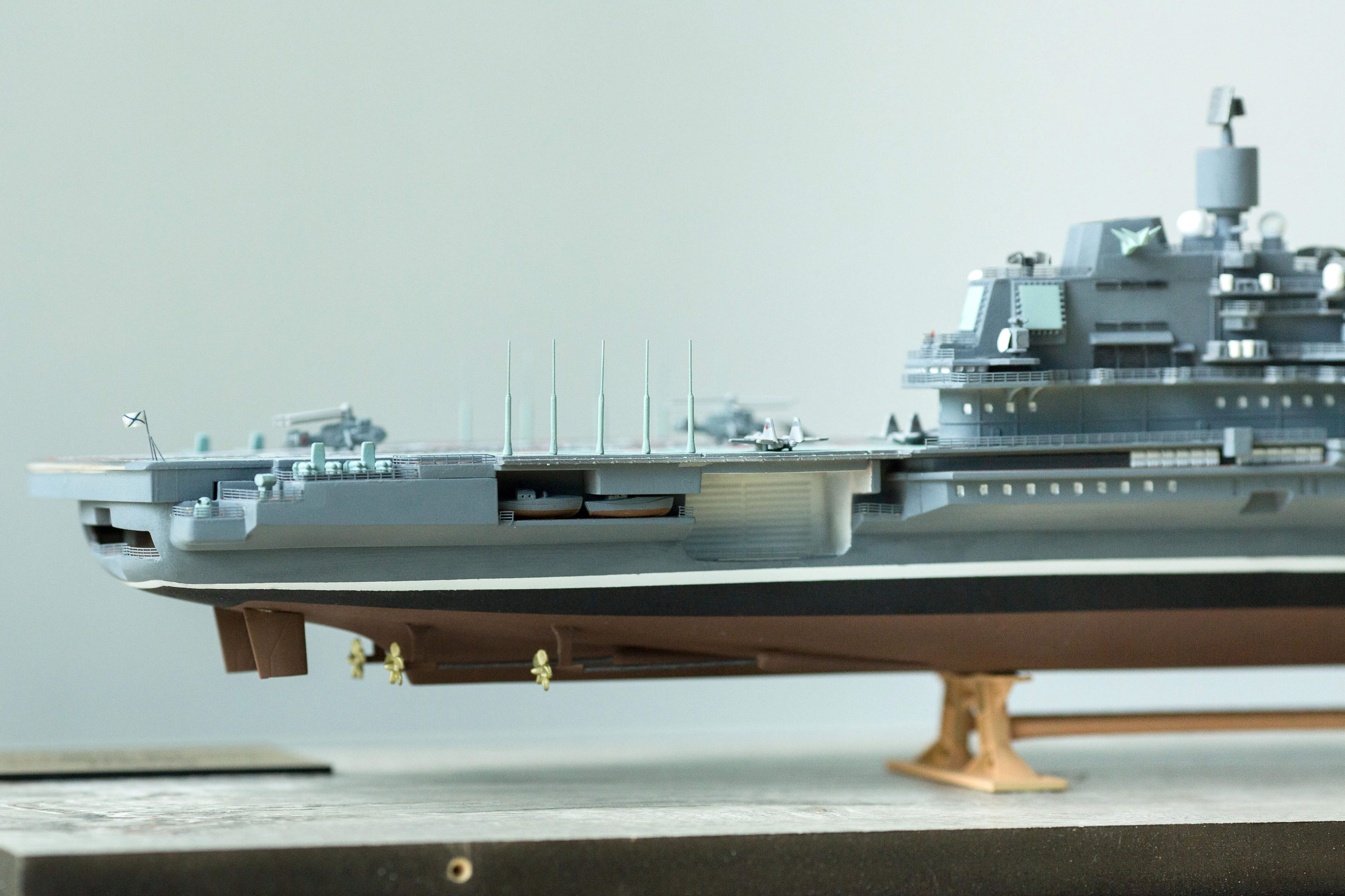 Модель корабля Авианесущий крейсер "Адмирал Кузнецов" - Верфь на Столе