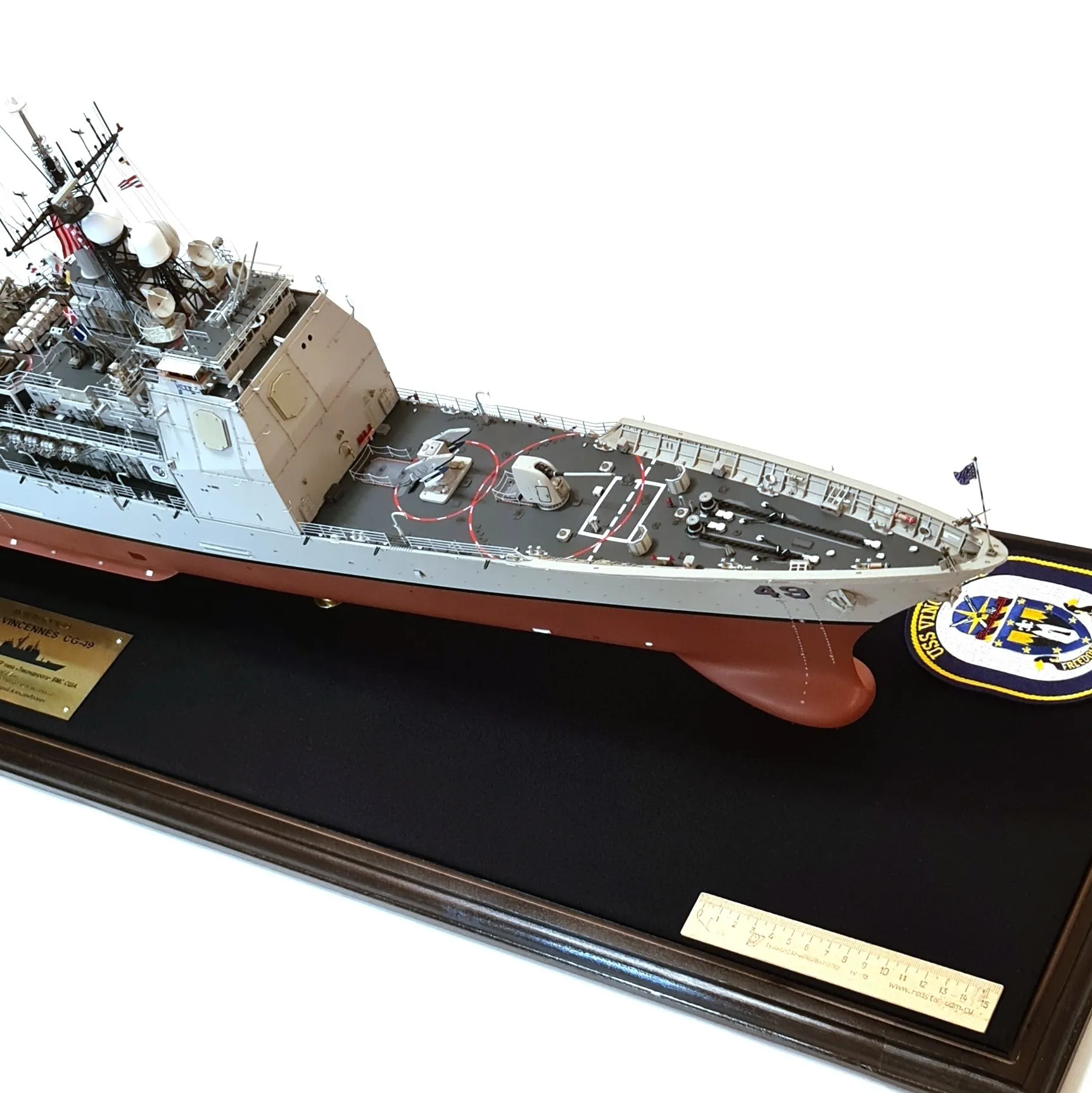 Модель корабля USS Vincennes (CG-49) - Верфь на Столе