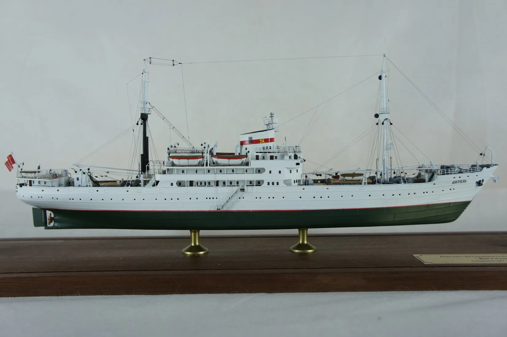 Модель корабля НАУЧНО ИССЛЕДОВАТЕЛЬСКОЕ СУДНО «ВИТЯЗЬ» - Верфь на Столе