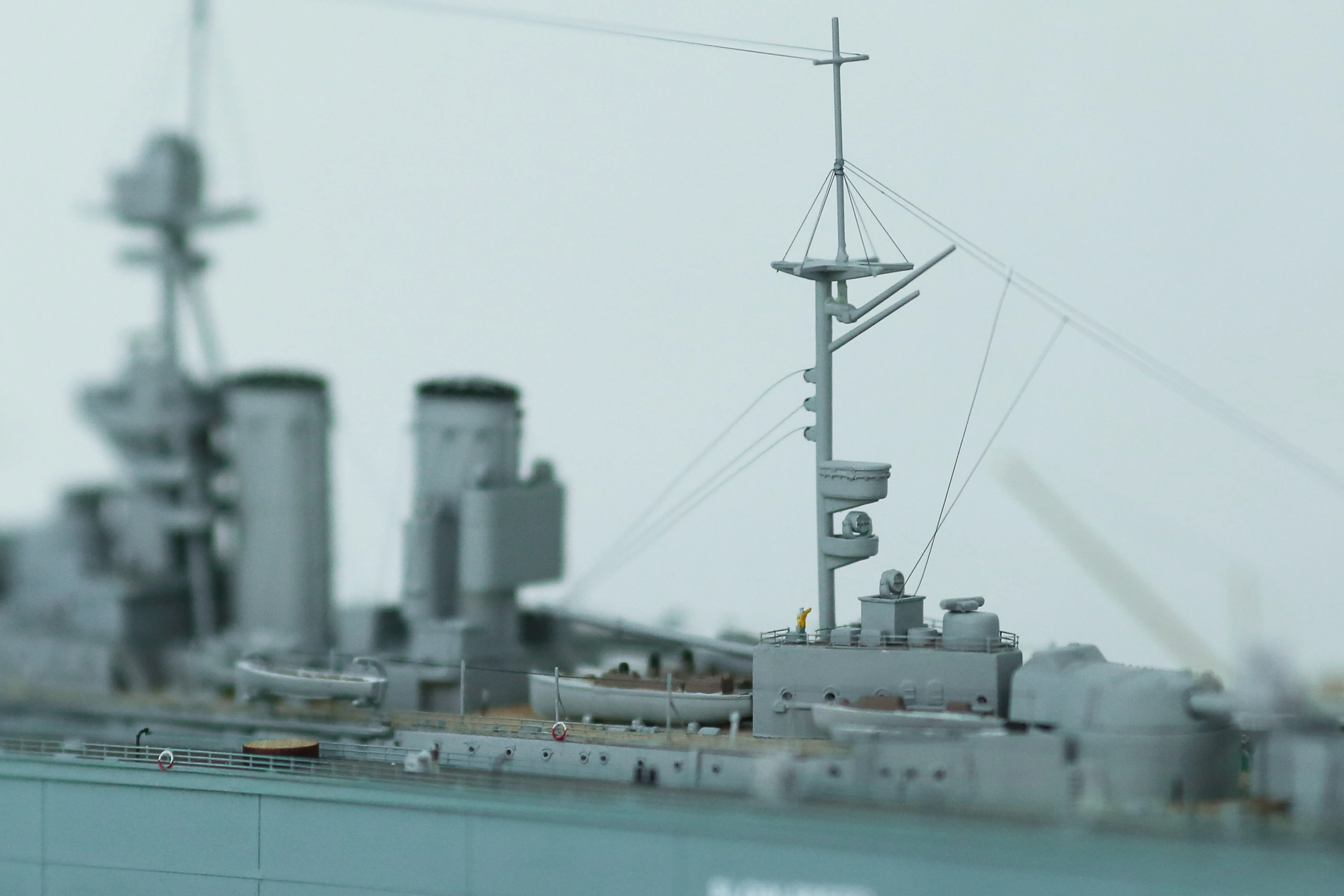 Модель корабля Линкор "Квин Элизабет" в доке - Верфь на Столе