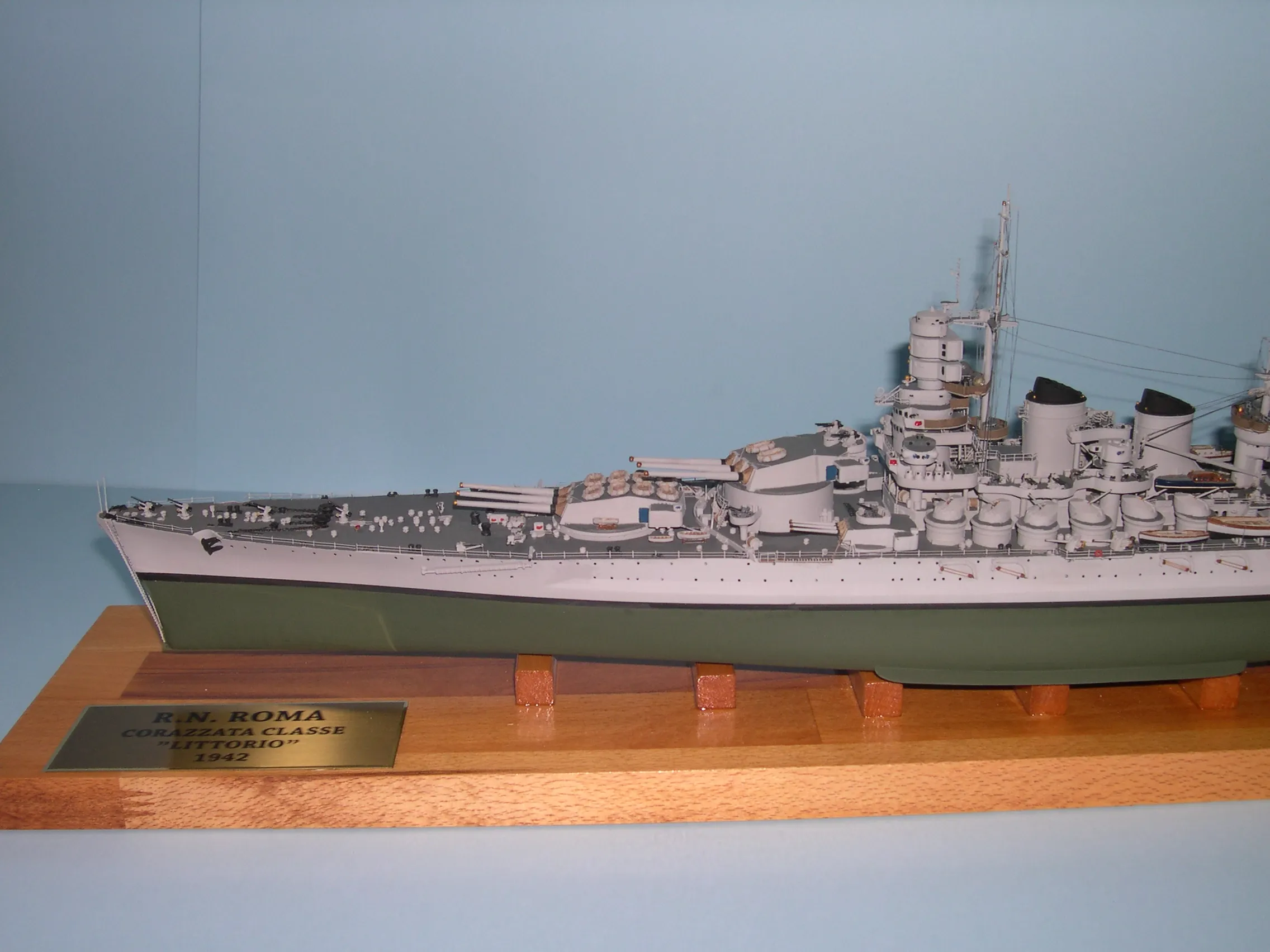 Модель корабля линкор R.N. Roma - Верфь на Столе