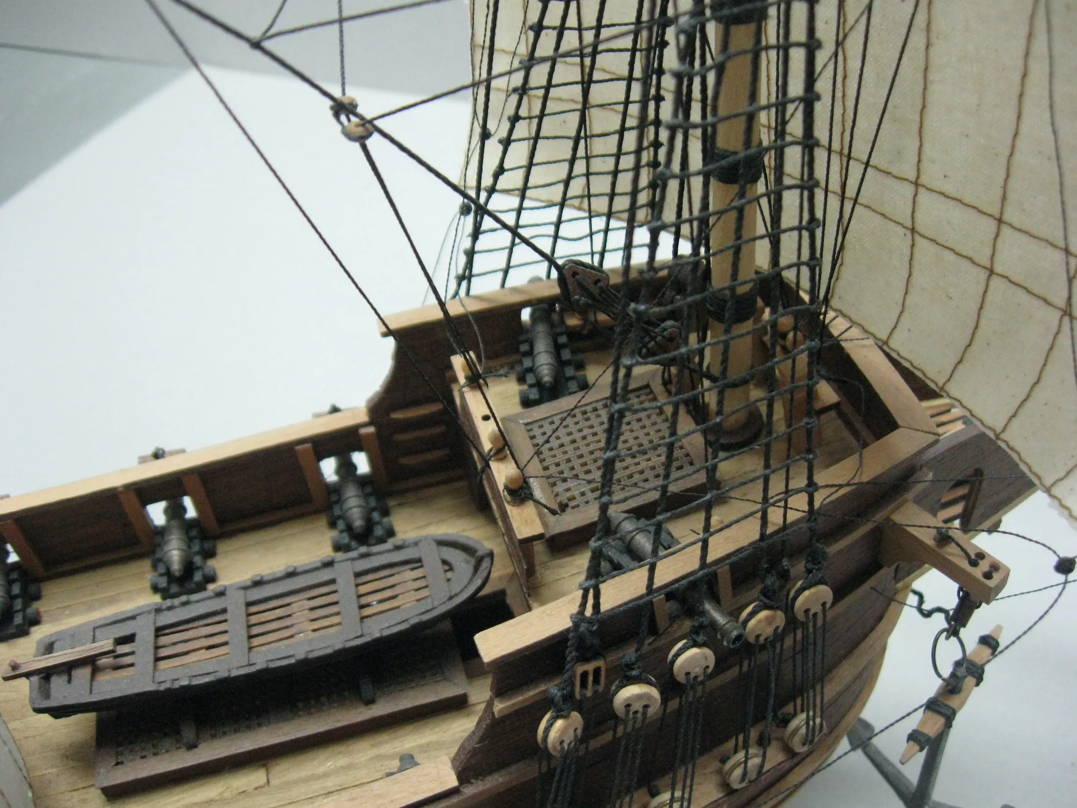 Модель корабля Галеон Золотая Лань - Верфь на Столе