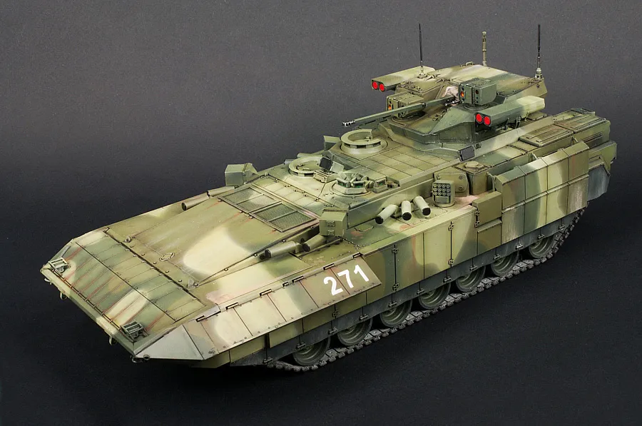 Российская тяжелая боевая машина пехоты ТБМПТ Т-15 "Армата" Российская тяжелая боевая машина пехоты ТБМПТ Т-15 "Армата"