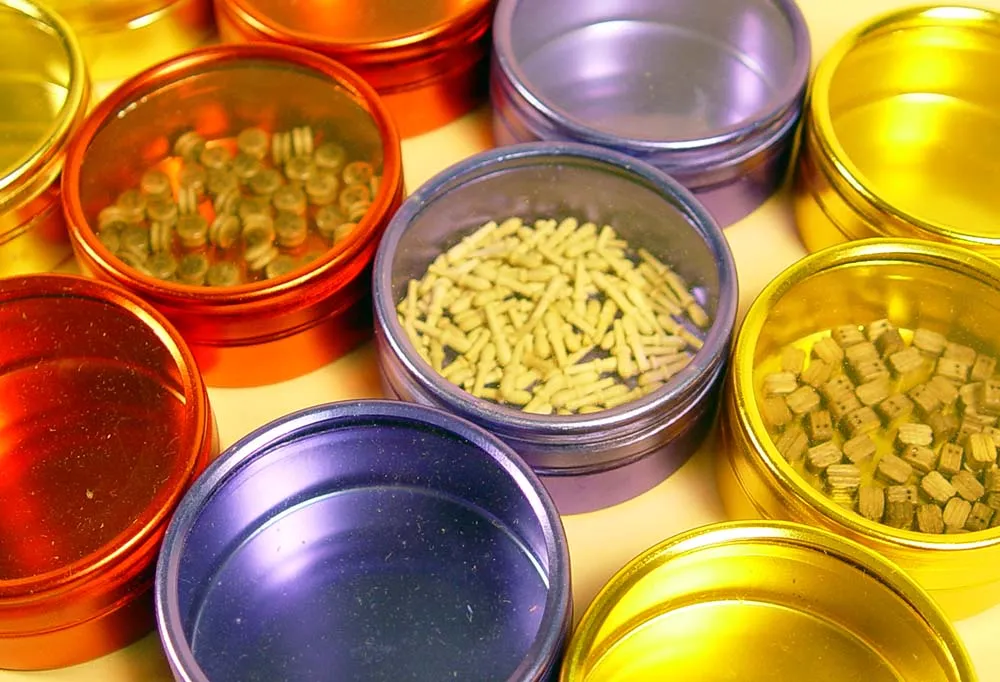 Набор из 12 цветных контейнеров (диаметр 53 мм.)