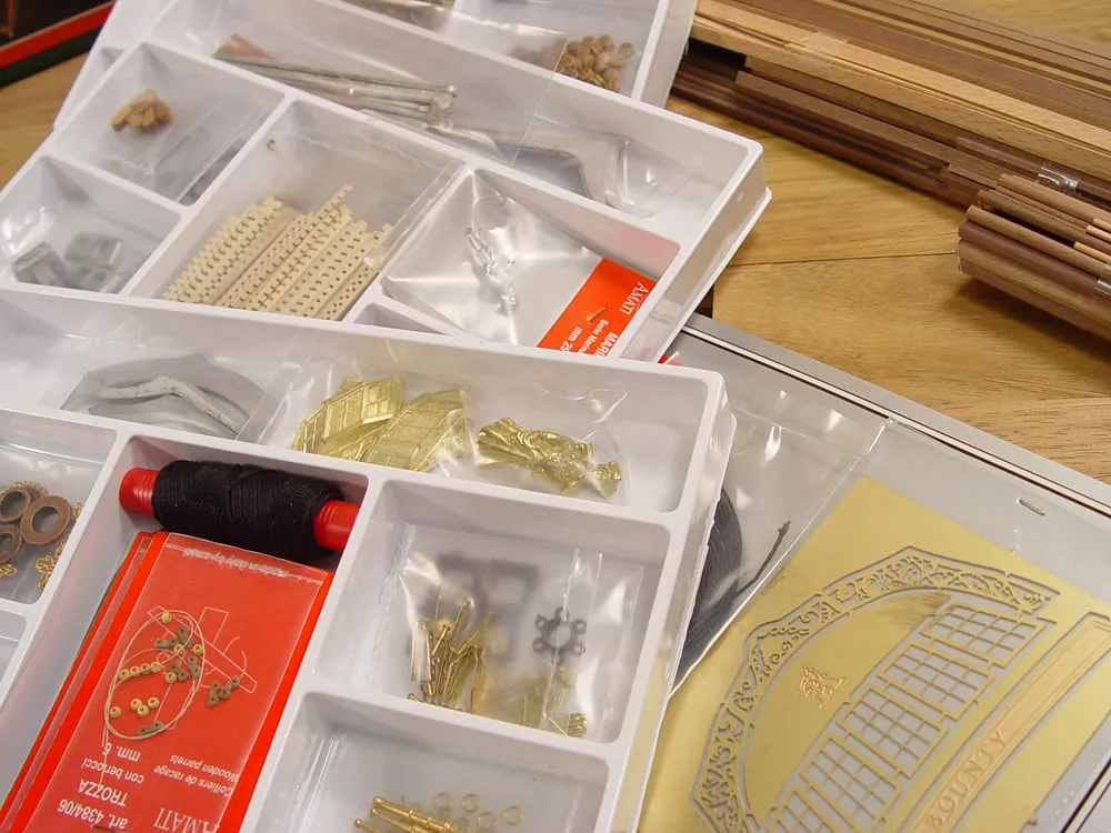 HMS Bounty (Баунти) + (Стартовый набор инструментов)