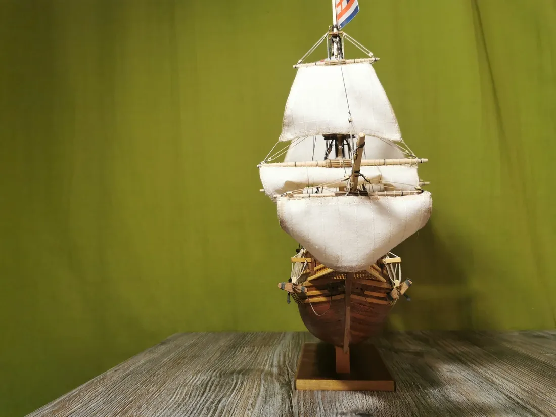 Модель корабля Золотая Лань - Верфь на Столе