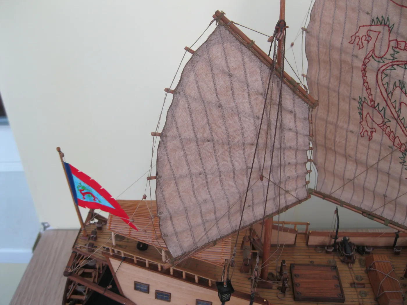 Модель корабля Джонка „RED DRAGON“  - Верфь на Столе