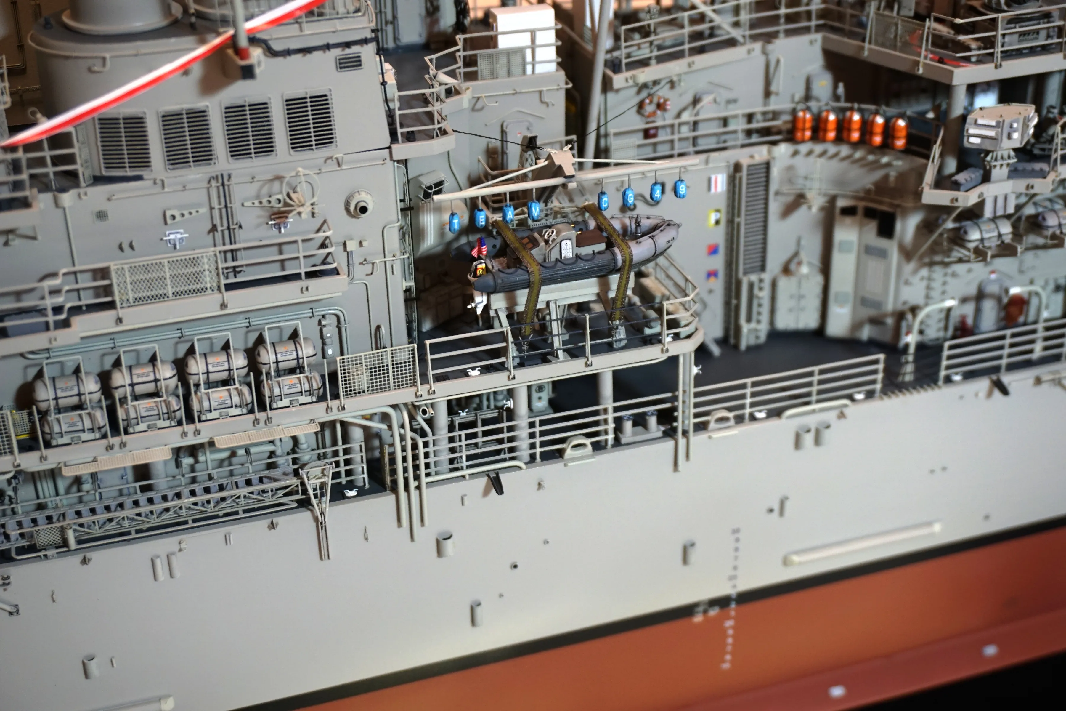 Модель корабля USS Vincennes (CG-49) - Верфь на Столе