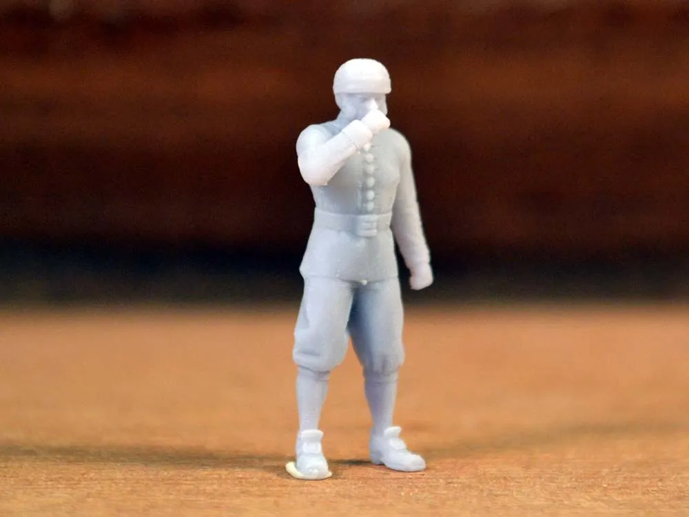 Фигурка матроса, кашляющего в кулак, 27 мм