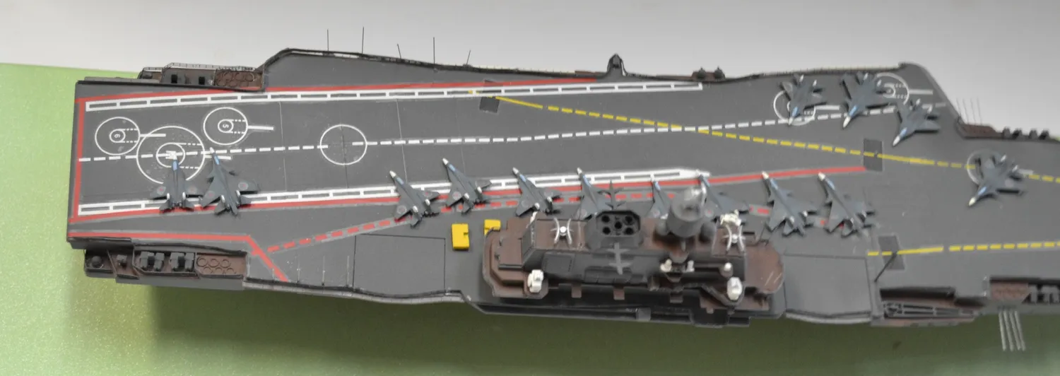 Модель корабля Авианесущий крейсер "Адмирал Кузнецов" - Верфь на Столе