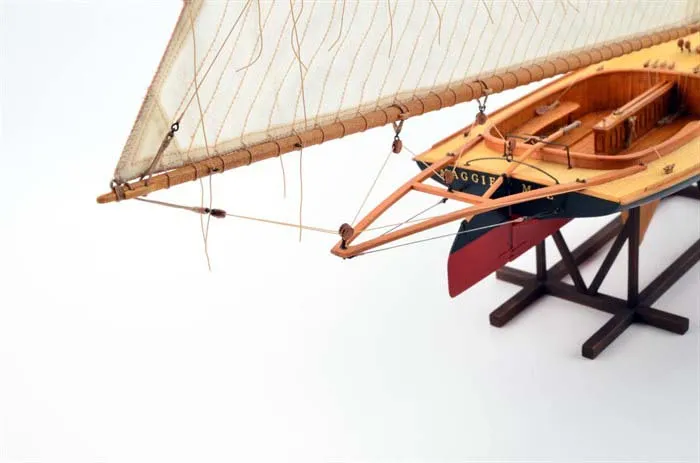 Швертбот "Кузнечик" 1:48 (делюкс) + (Полный набор инструментов, клея и лак)