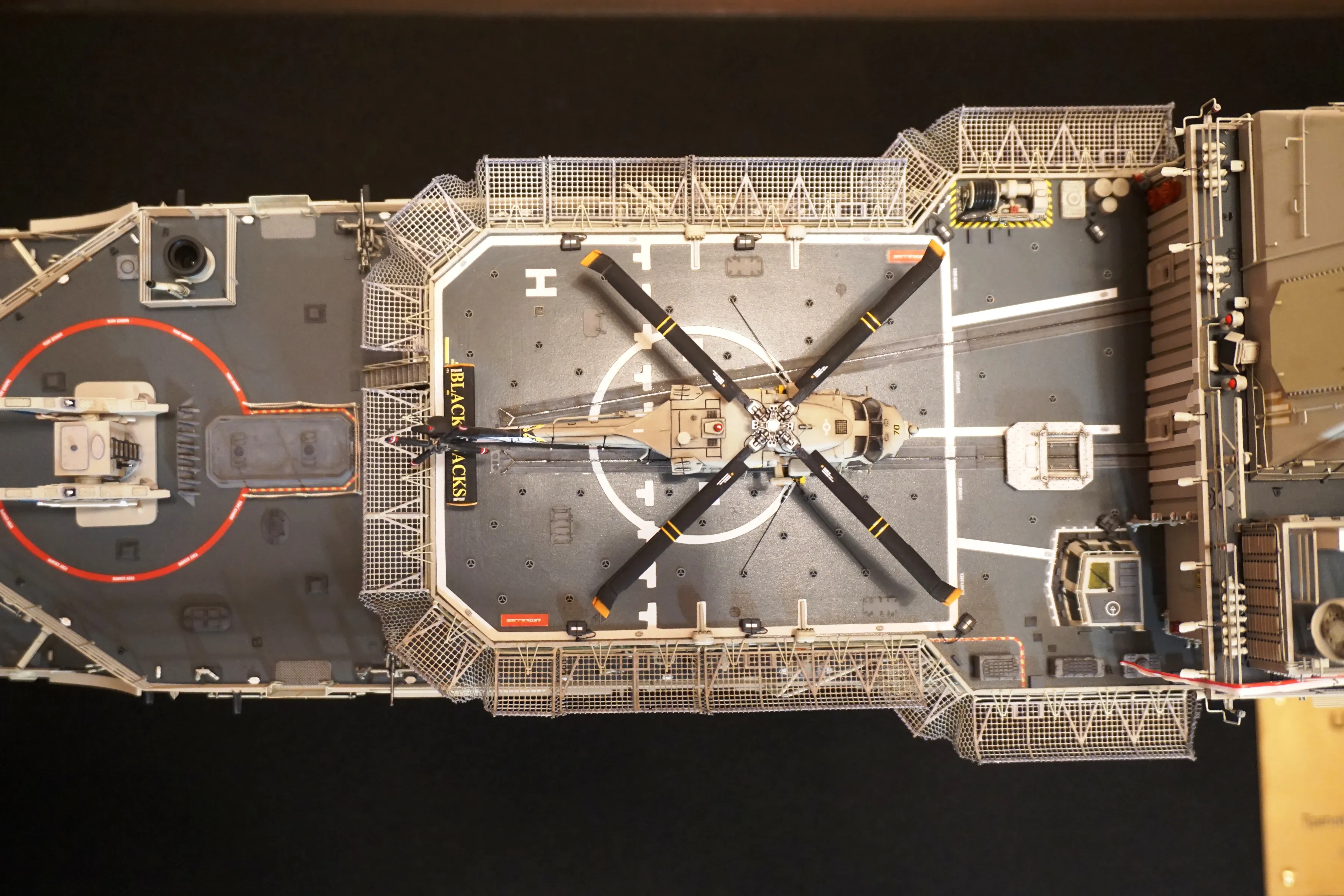 Модель корабля USS Vincennes (CG-49) - Верфь на Столе