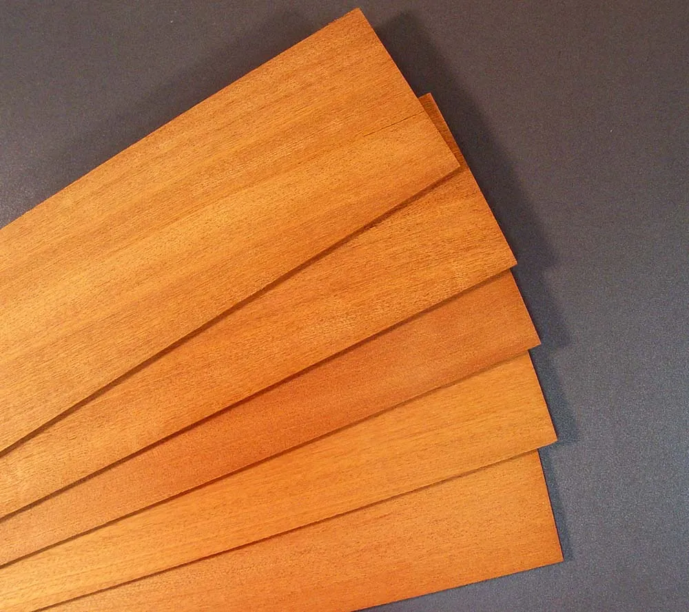 Лист 5х100 мм, красное дерево Лист 5х100 мм, красное дерево