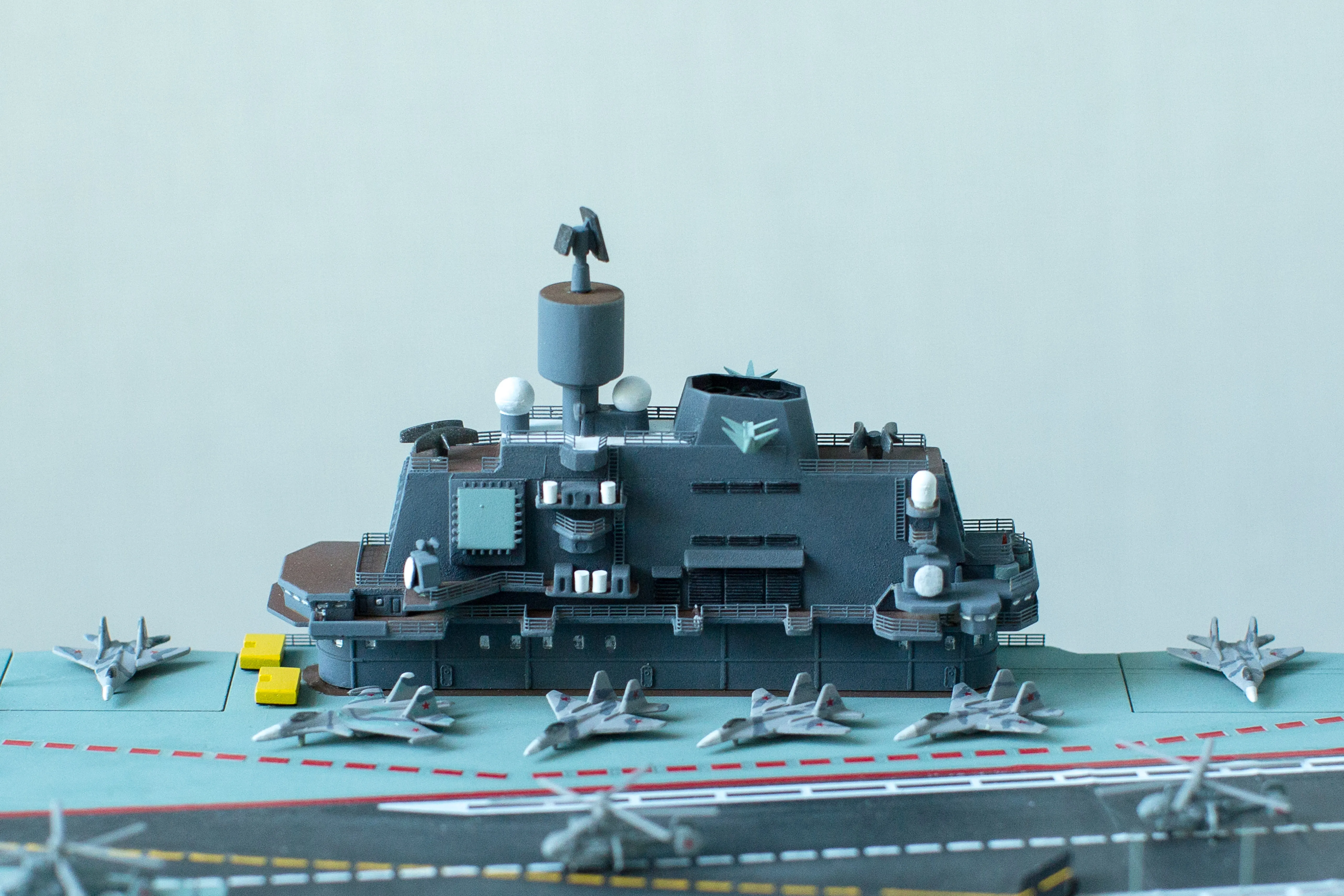 Модель корабля Авианесущий крейсер "Адмирал Кузнецов" - Верфь на Столе