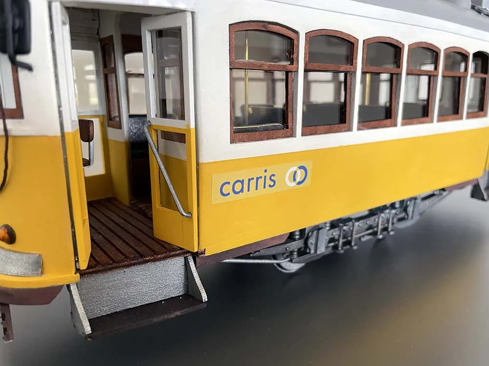 Сборная модель трамвая Lisboa + (Полный набор инструментов, клея и краски) Сборная модель трамвая Lisboa + (Полный набор инструментов, клея и краски)