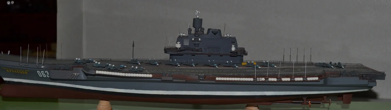 Модель корабля Авианесущий крейсер "Адмирал Кузнецов" - Верфь на Столе