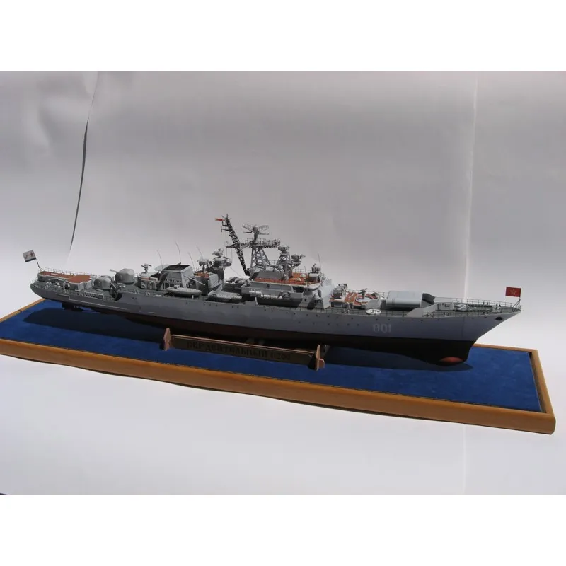 Модель из картона сторожевой корабль проекта 1135 "Деятельный", СССР 1975 г