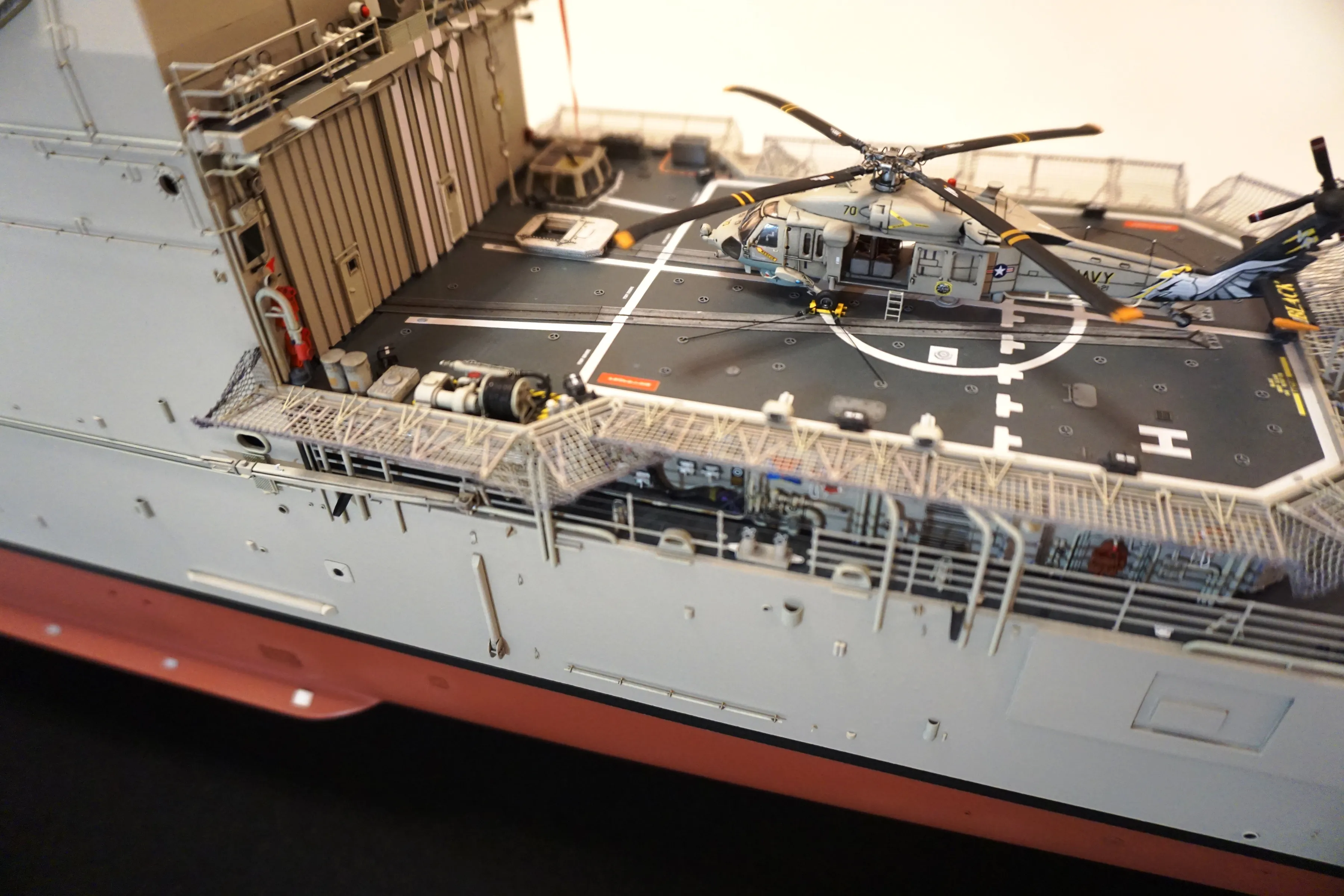 Модель корабля USS Vincennes (CG-49) - Верфь на Столе