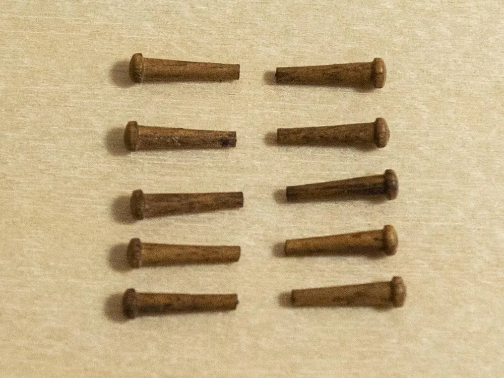 Деревянный гвоздь, орех, 11мм, 10шт