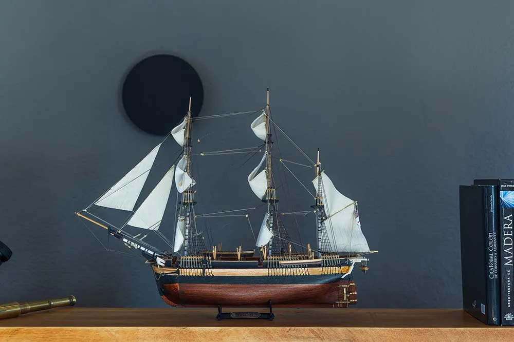 Бомбардирский корабль HMS Erebus + (Стартовый набор инструментов)