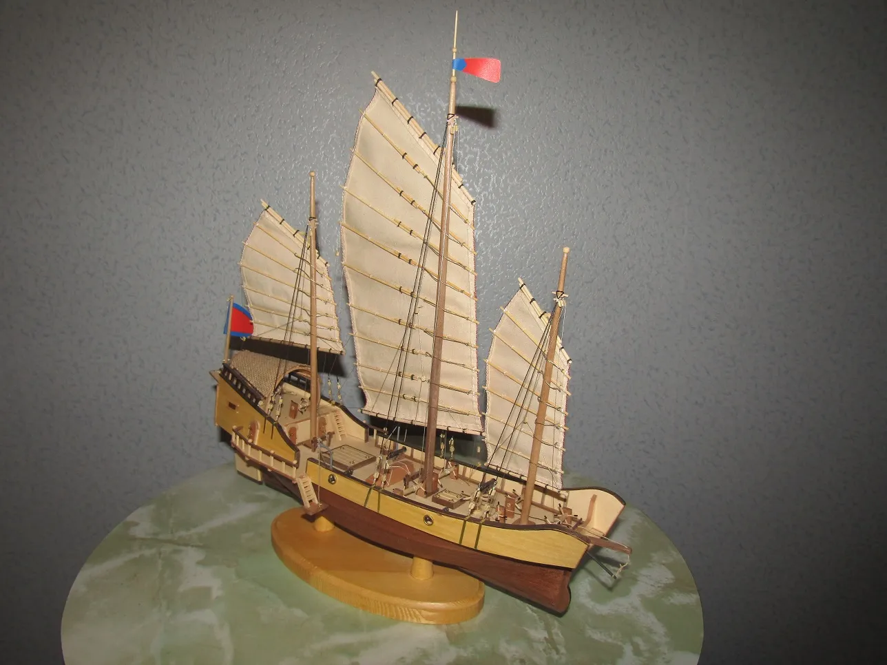 Модель корабля Red Dragon - Верфь на Столе