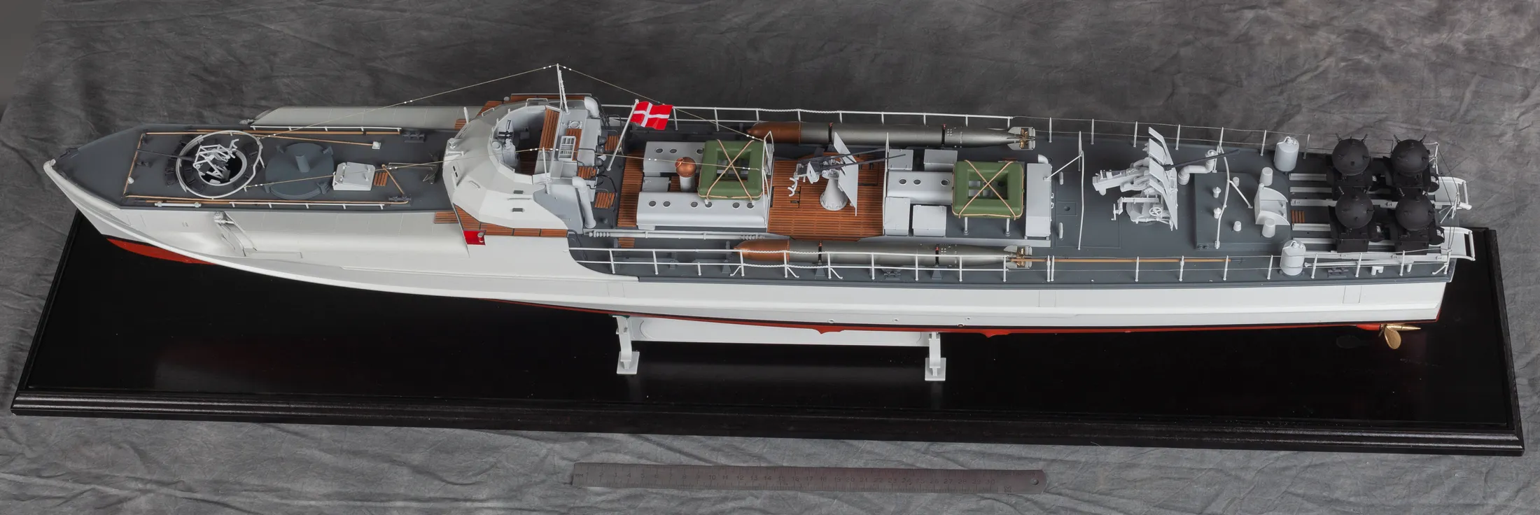 Модель корабля Schnellboot S-100 - Верфь на Столе