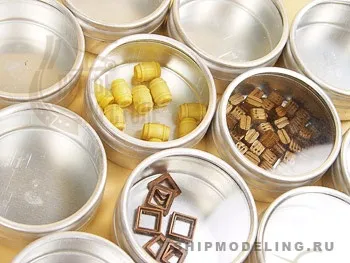 Набор из 12 контейнеров (диаметр 30 мм.)