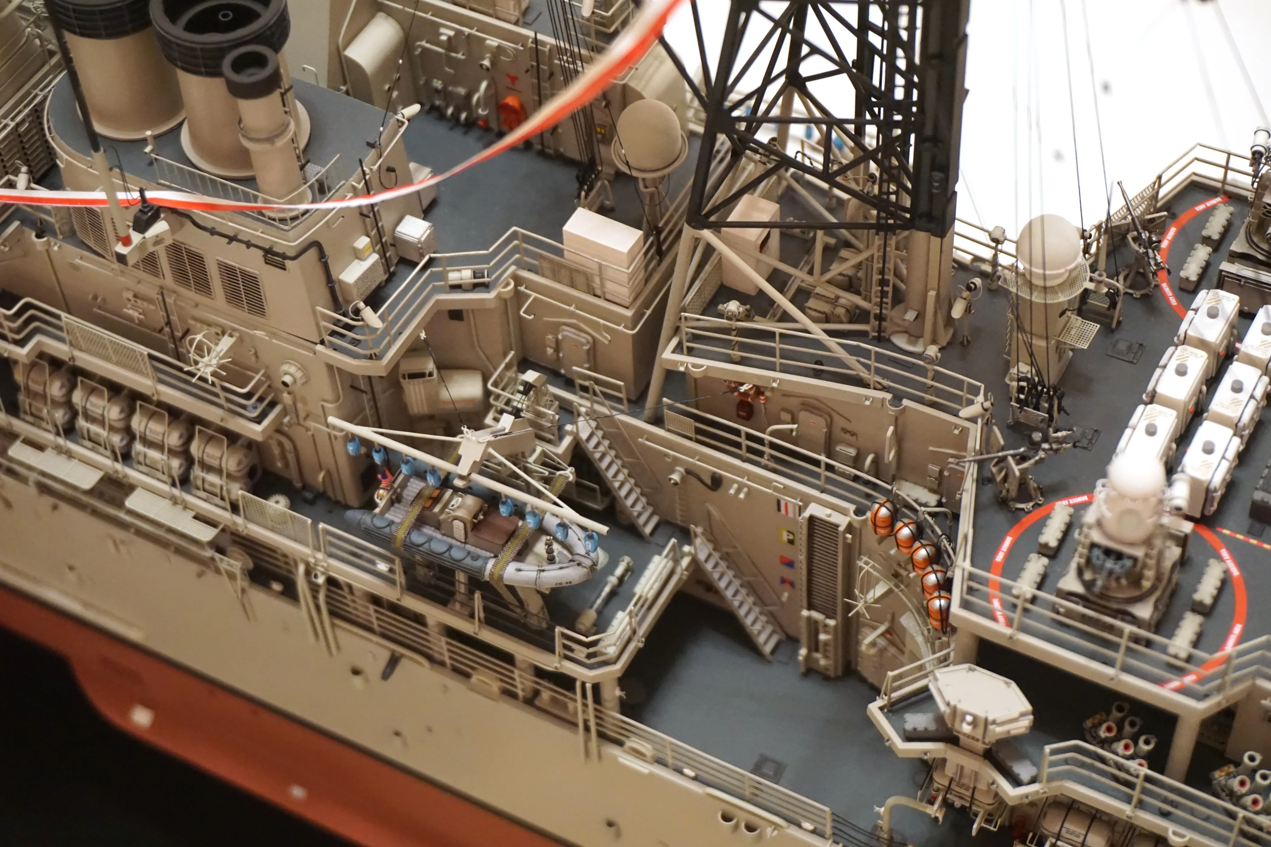 Модель корабля USS Vincennes (CG-49) - Верфь на Столе