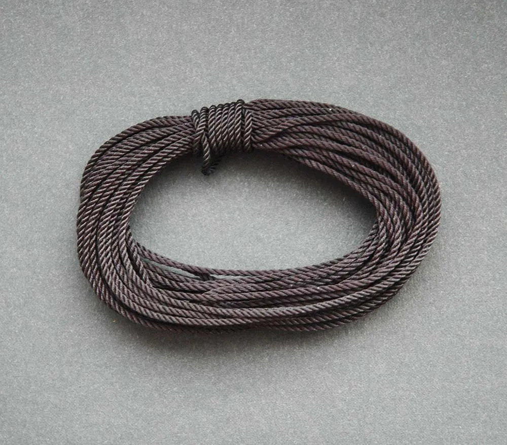 Нить плотной скрутки черная, 0,5 мм, длина 5 м