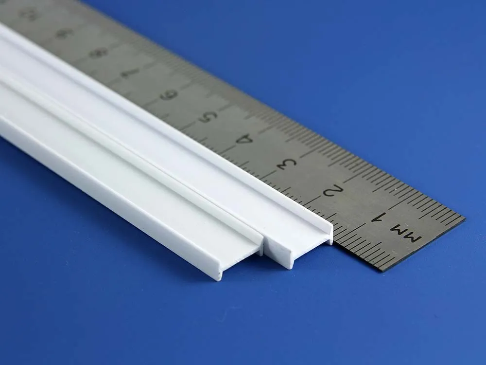 Двутавр пластиковый 9,5х3,8 мм, 2 шт/уп.