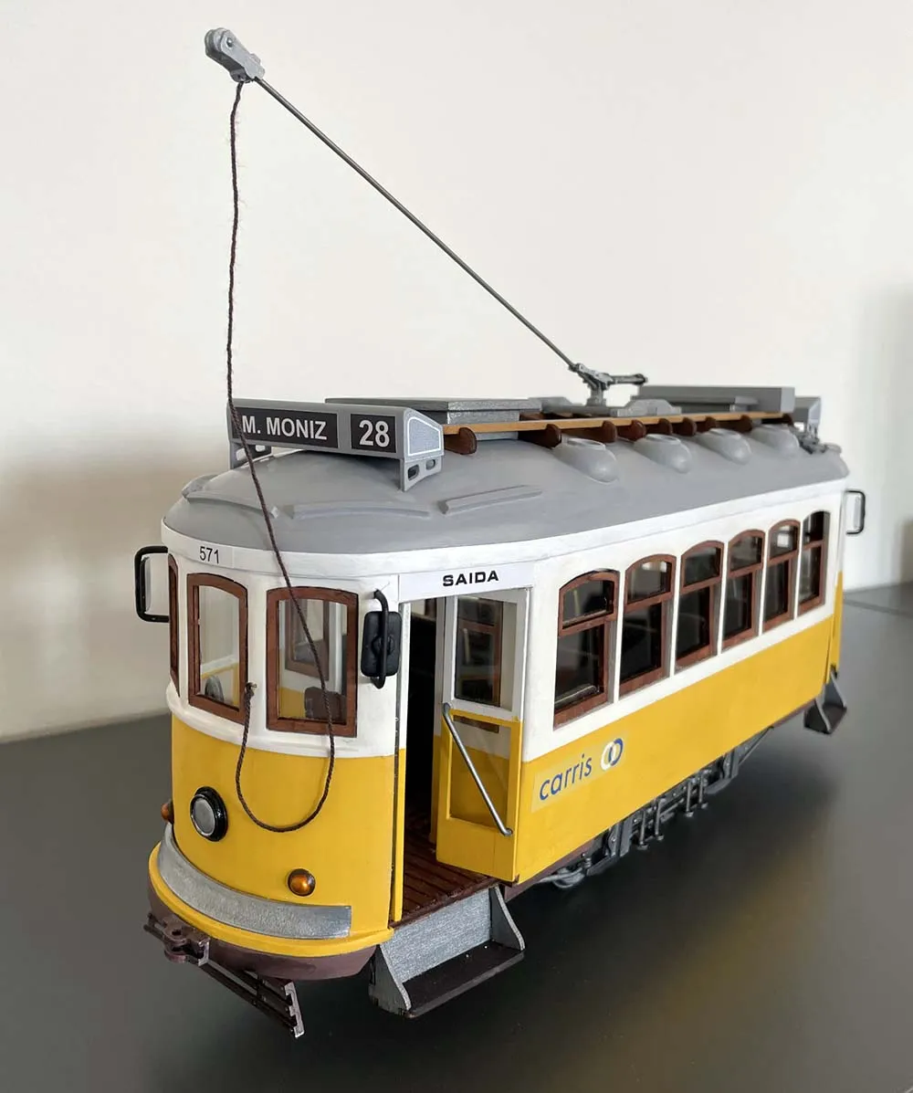 Сборная модель трамвая Lisboa + (Полный набор инструментов, клея и краски) Сборная модель трамвая Lisboa + (Полный набор инструментов, клея и краски)