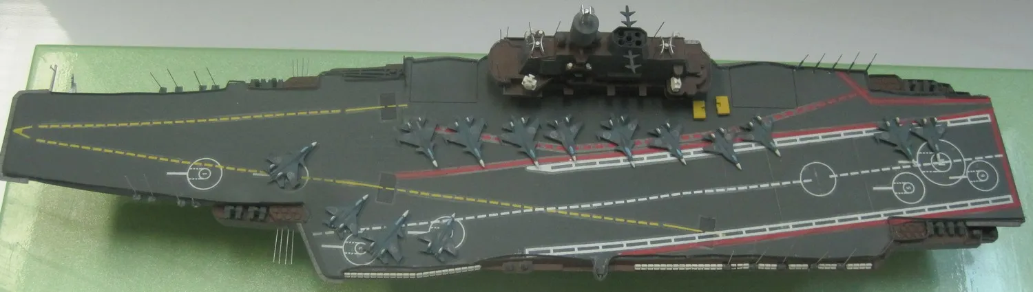 Модель корабля Авианесущий крейсер "Адмирал Кузнецов" - Верфь на Столе