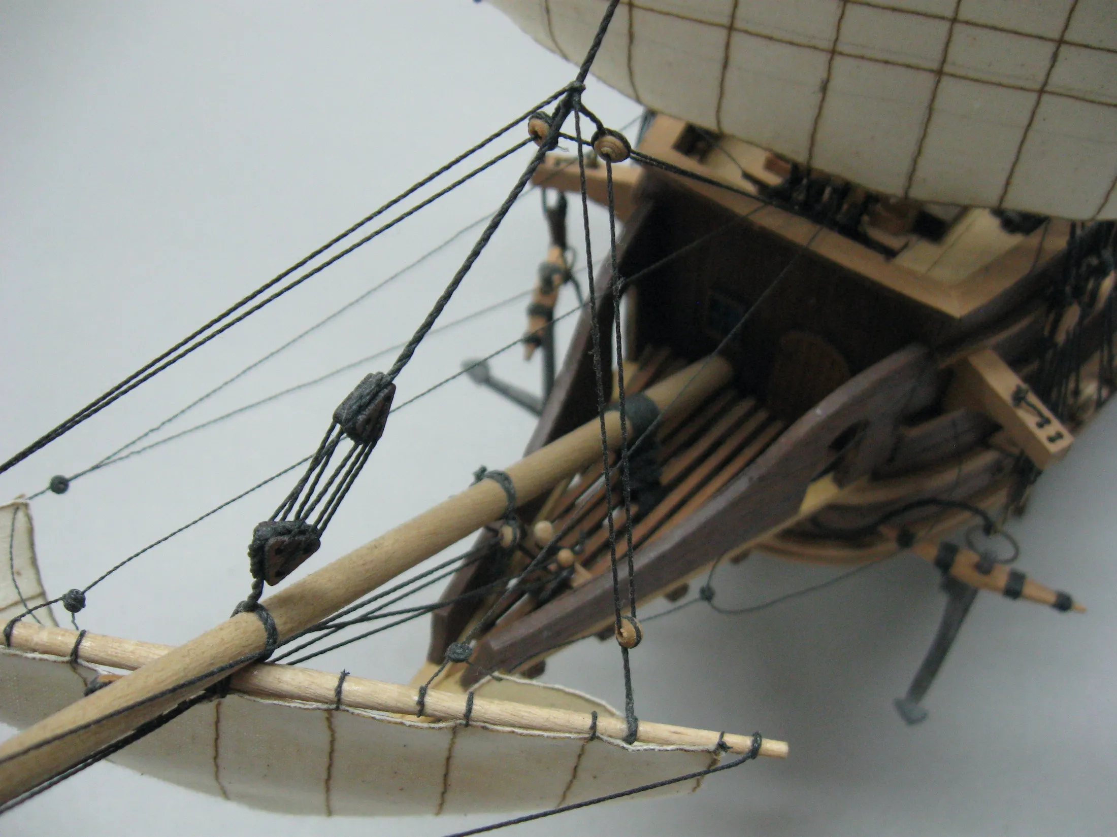 Модель корабля Галеон Золотая Лань - Верфь на Столе