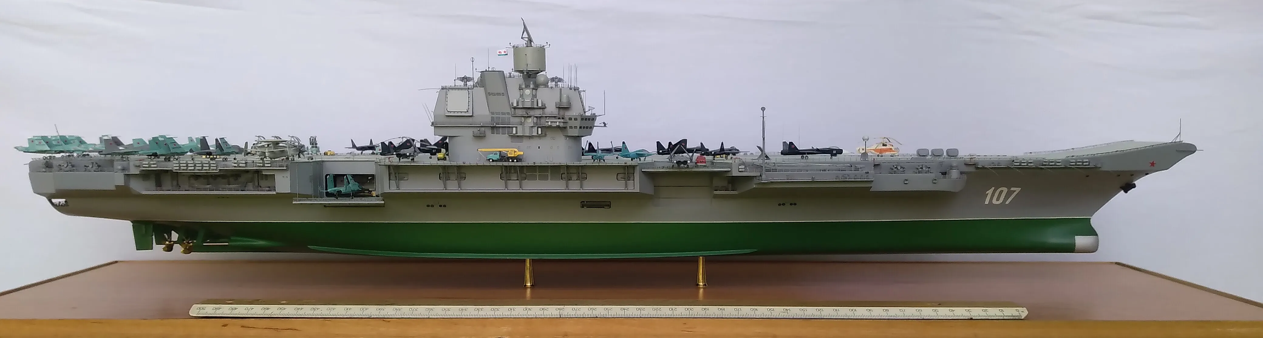 Модель корабля Авианесущий крейсер "Ульяновск" - Верфь на Столе