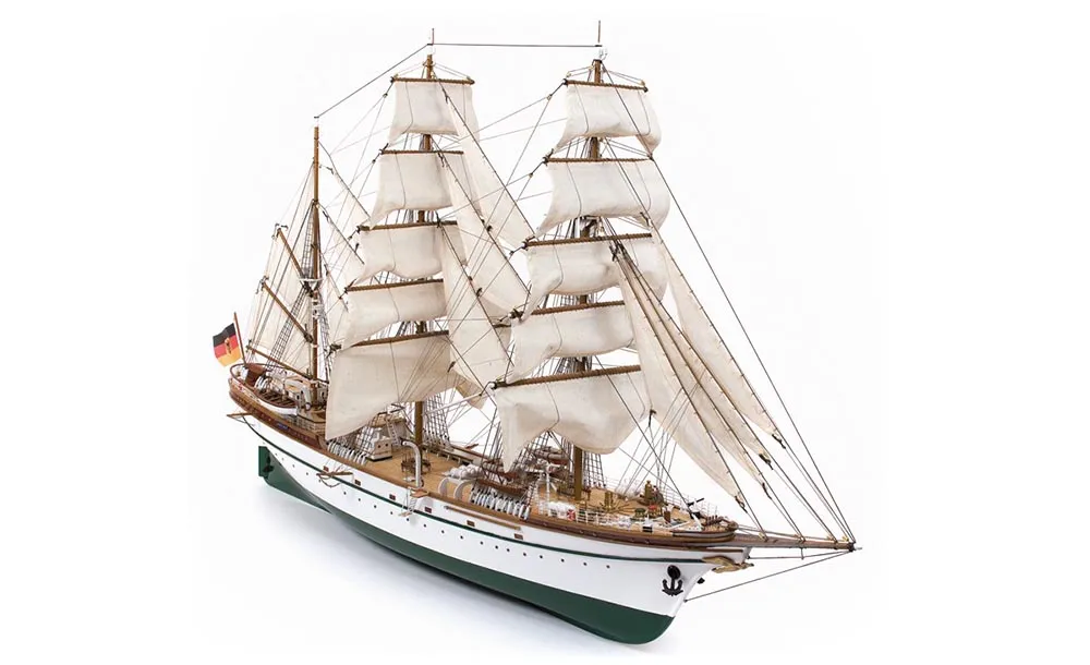 Барк Товарищ (Gorch Fock) + (Полный набор инструментов, клея и краски)