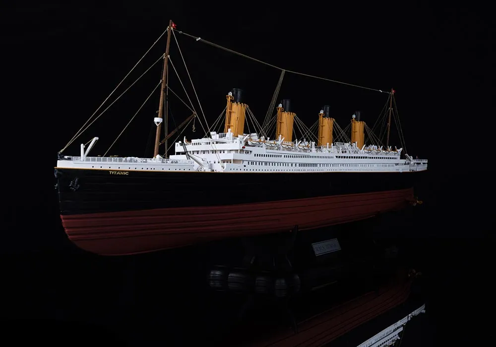 RMS TITANIC (Титаник) + (Полный набор инструментов, клея и краски)