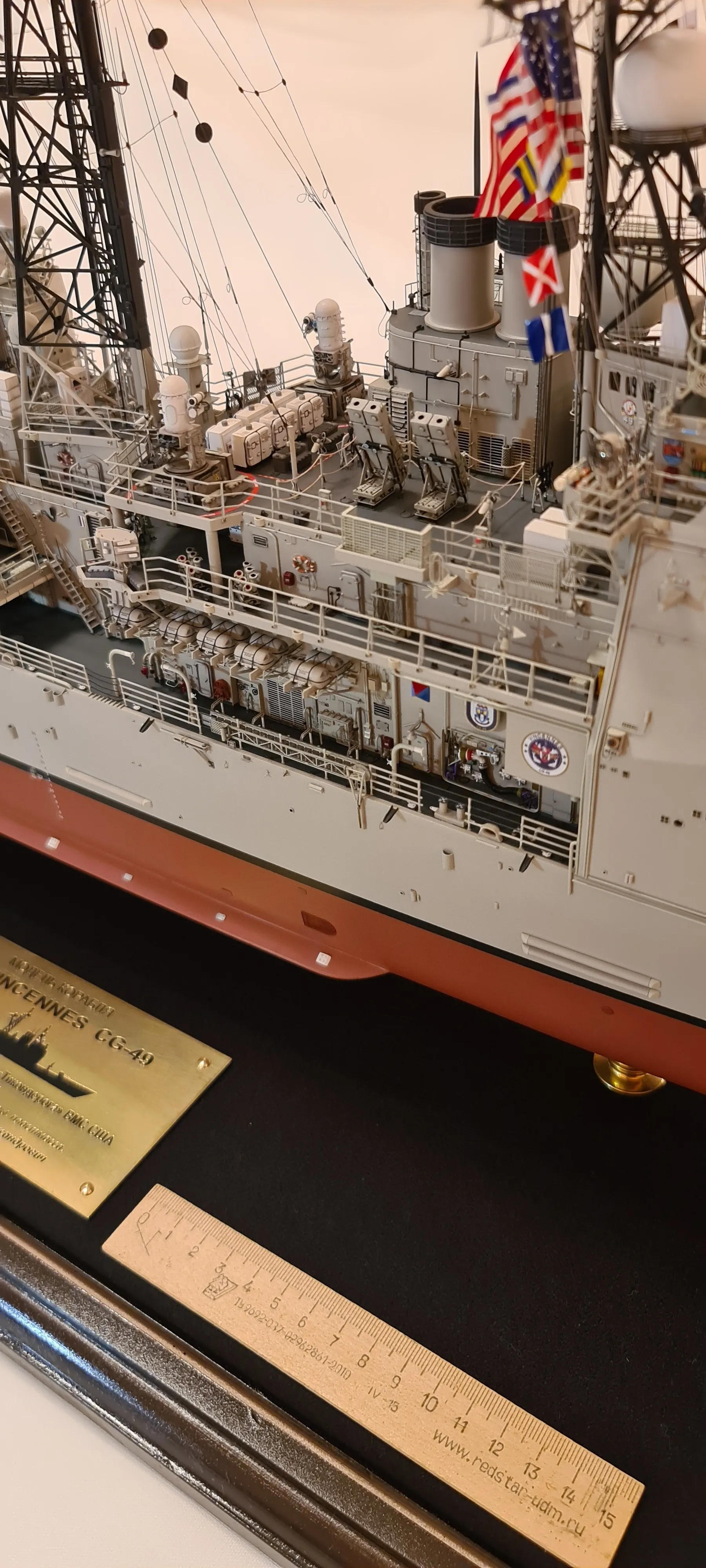 Модель корабля USS Vincennes (CG-49) - Верфь на Столе