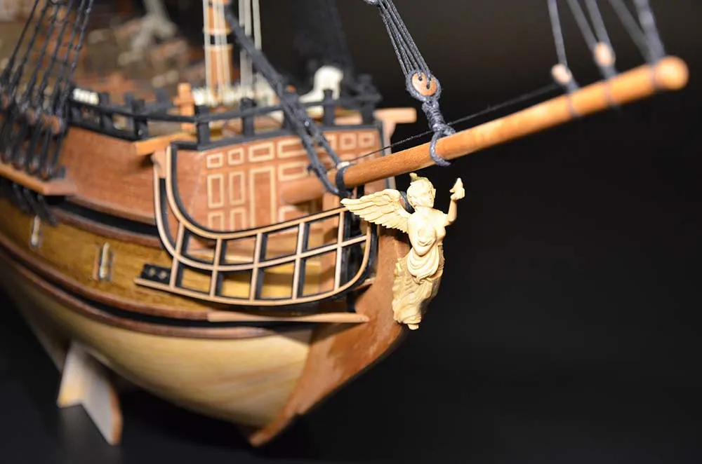 Черная Жемчужина, большая версия + (Полный набор инструментов, клея и лак) Черная Жемчужина, большая версия + (Полный набор инструментов, клея и лак)