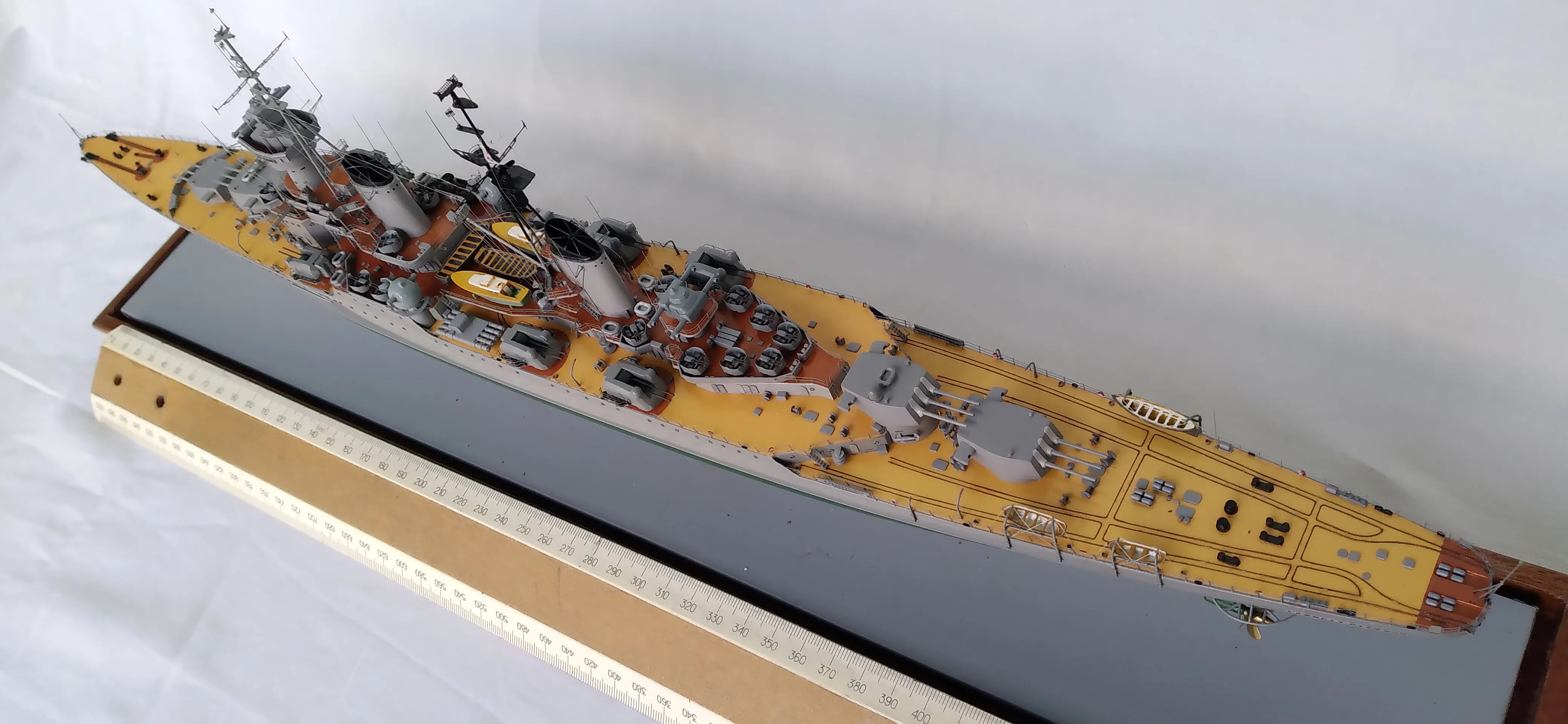 Модель корабля Артиллерийский крейсер "Адмирал Нахимов" - Верфь на Столе