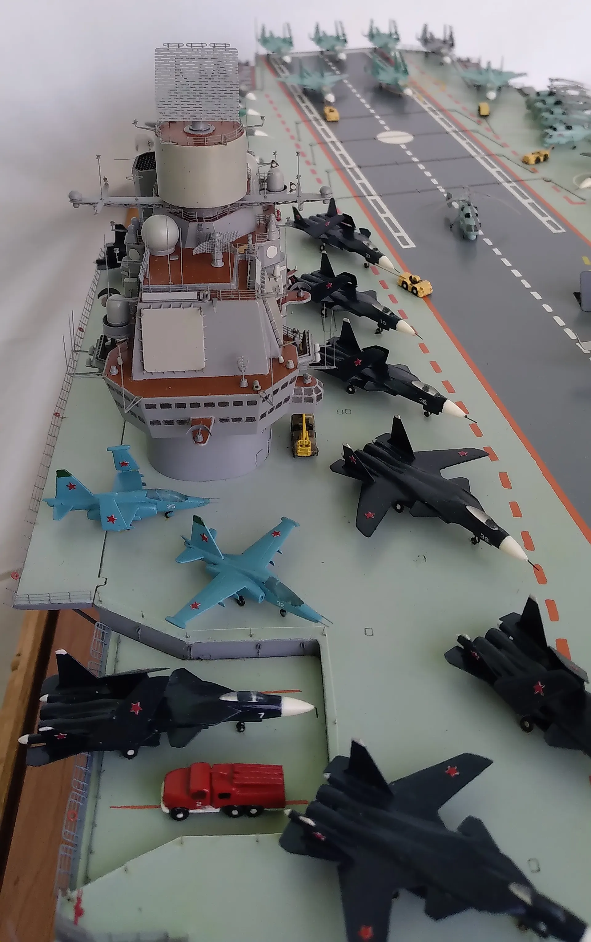 Модель корабля Авианесущий крейсер "Ульяновск" - Верфь на Столе