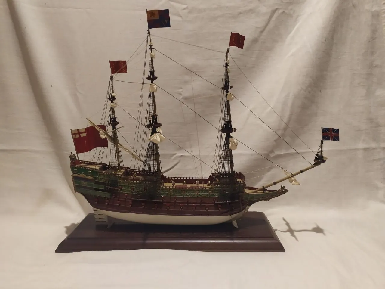 Модель корабля Галеон "Соверен оф зе Сиз" - Верфь на Столе