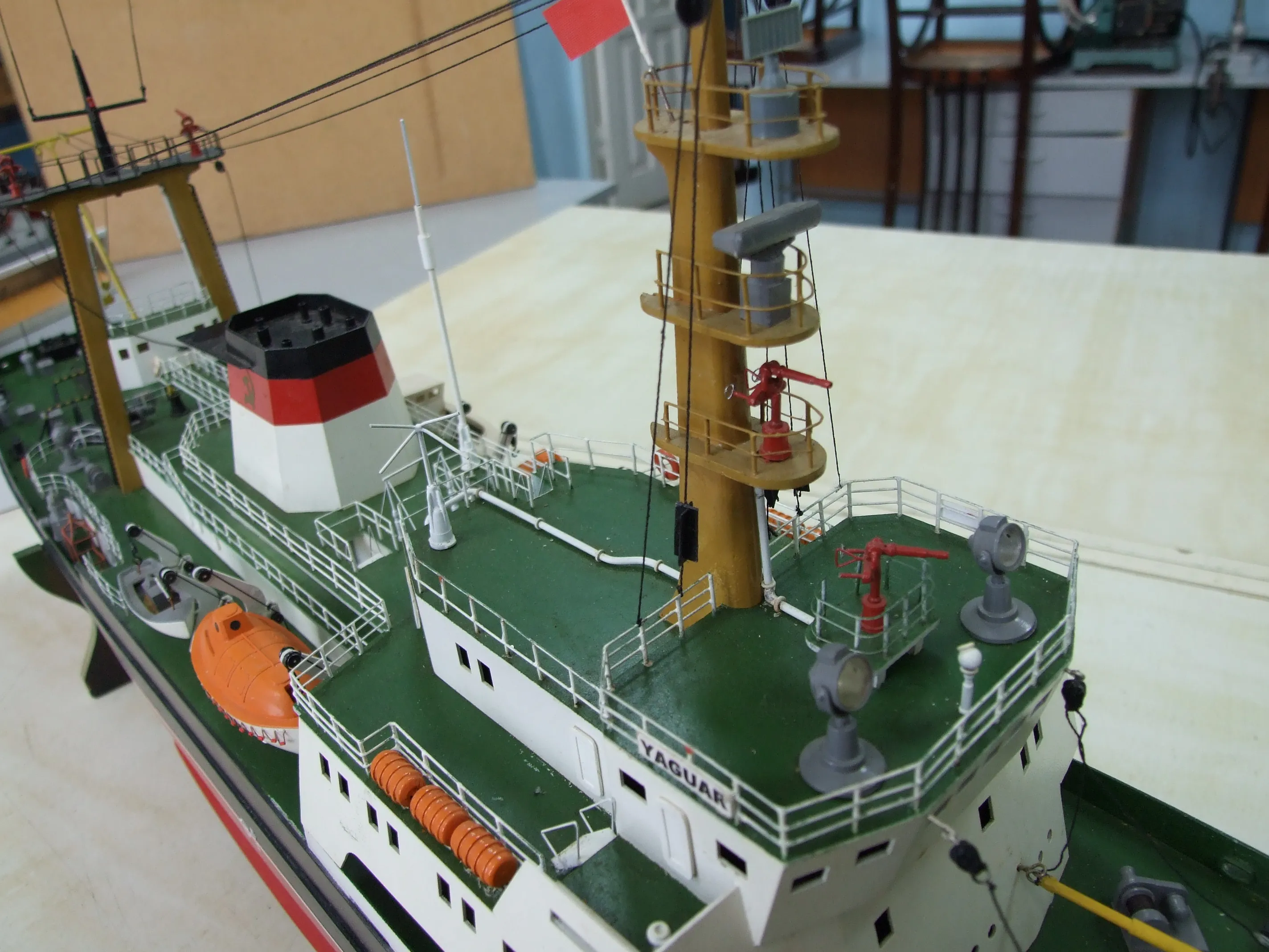 Модель корабля Морской спасательный буксир пр. 1453 "Ягуар"  - Верфь на Столе