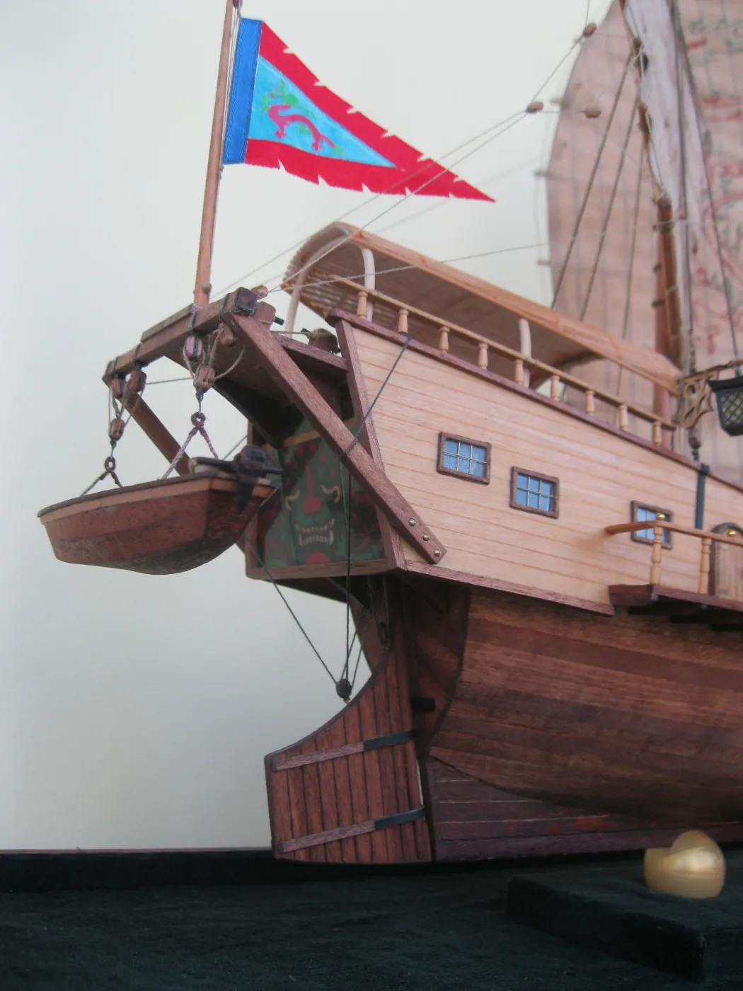 Модель корабля Джонка „RED DRAGON“  - Верфь на Столе