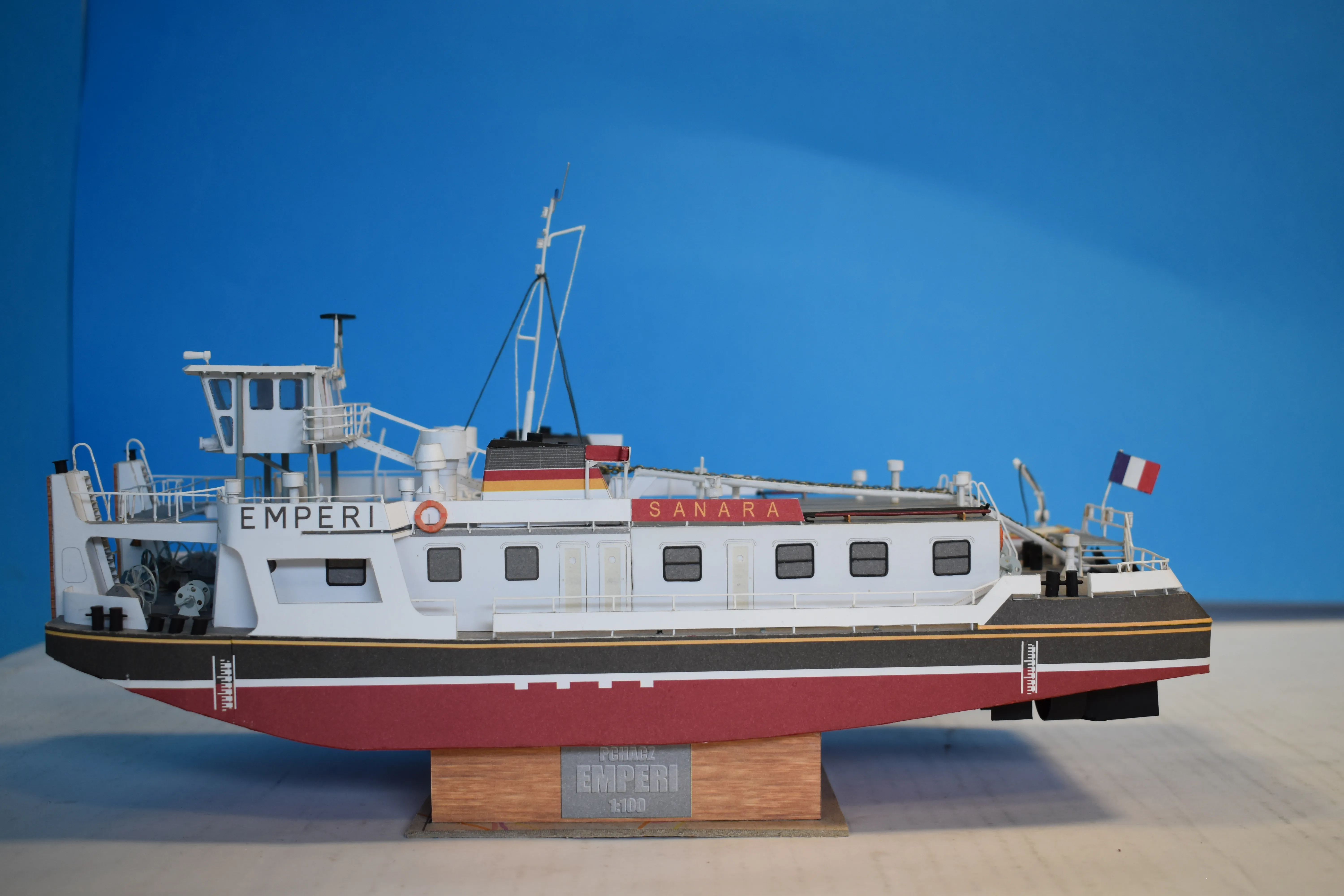 Модель корабля Речной толкач с Рейна "Emperi" - Верфь на Столе