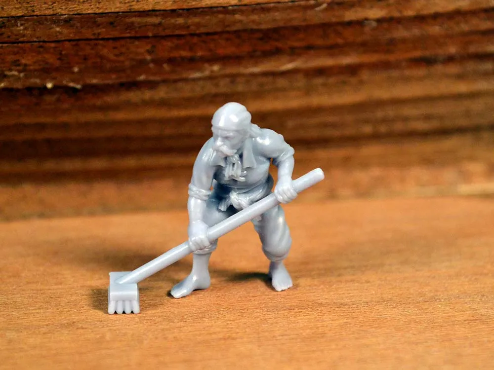 Фигурка матроса со шваброй, 31 мм