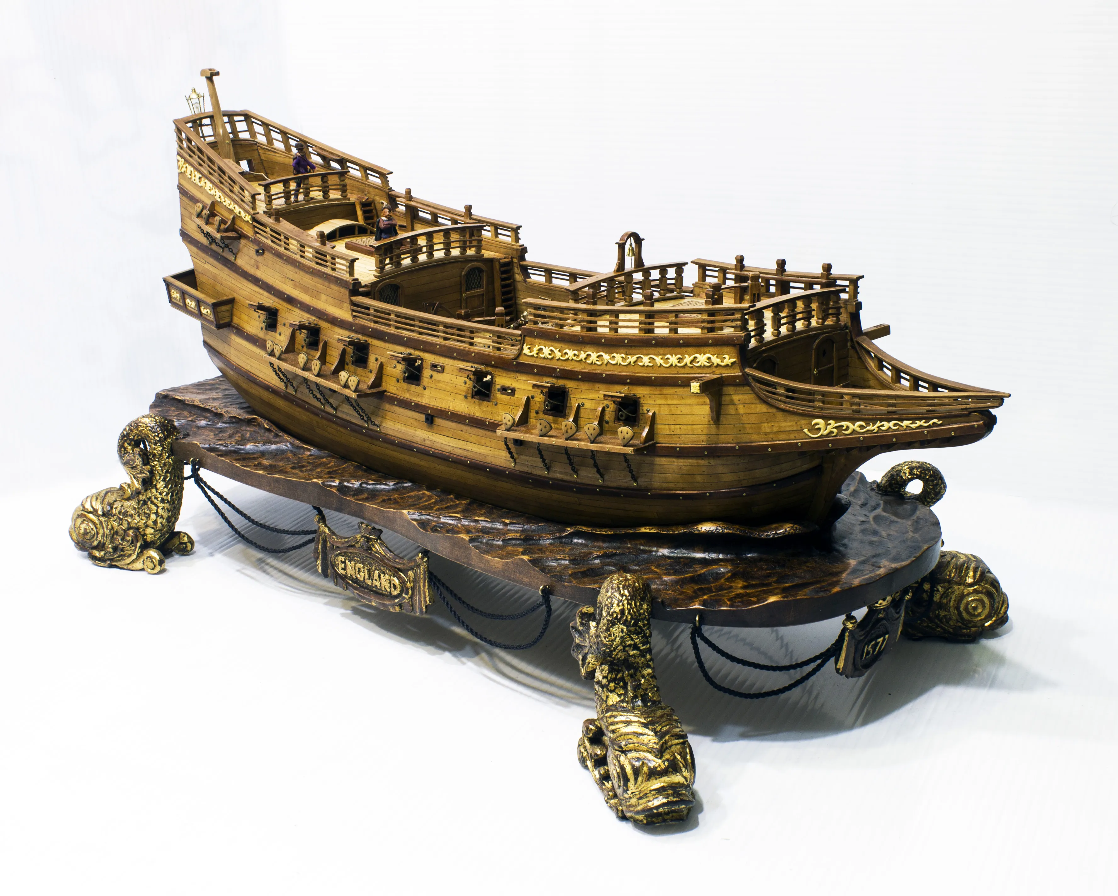 Модель корабля Английский галеон 16-го века  - Верфь на Столе