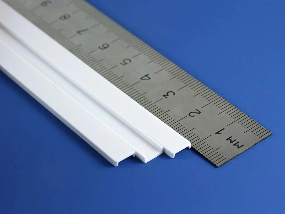 Швеллер пластиковый 6,3х2 мм, 3 шт/уп.