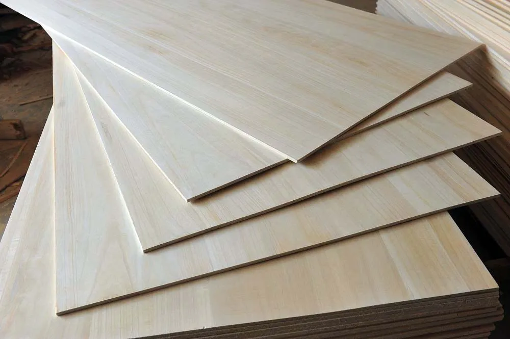 Двенадцатислойная фанера толщиной 6 мм Двенадцатислойная фанера толщиной 6 мм